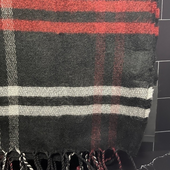 Steve Madden Blanket Scarf With Fringe Trim | Black Red White - Picture 2 of 3
